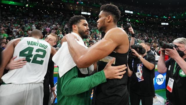 开云登录-绿军淘汰卫冕冠军的秘诀，孤立字母哥成不二法门